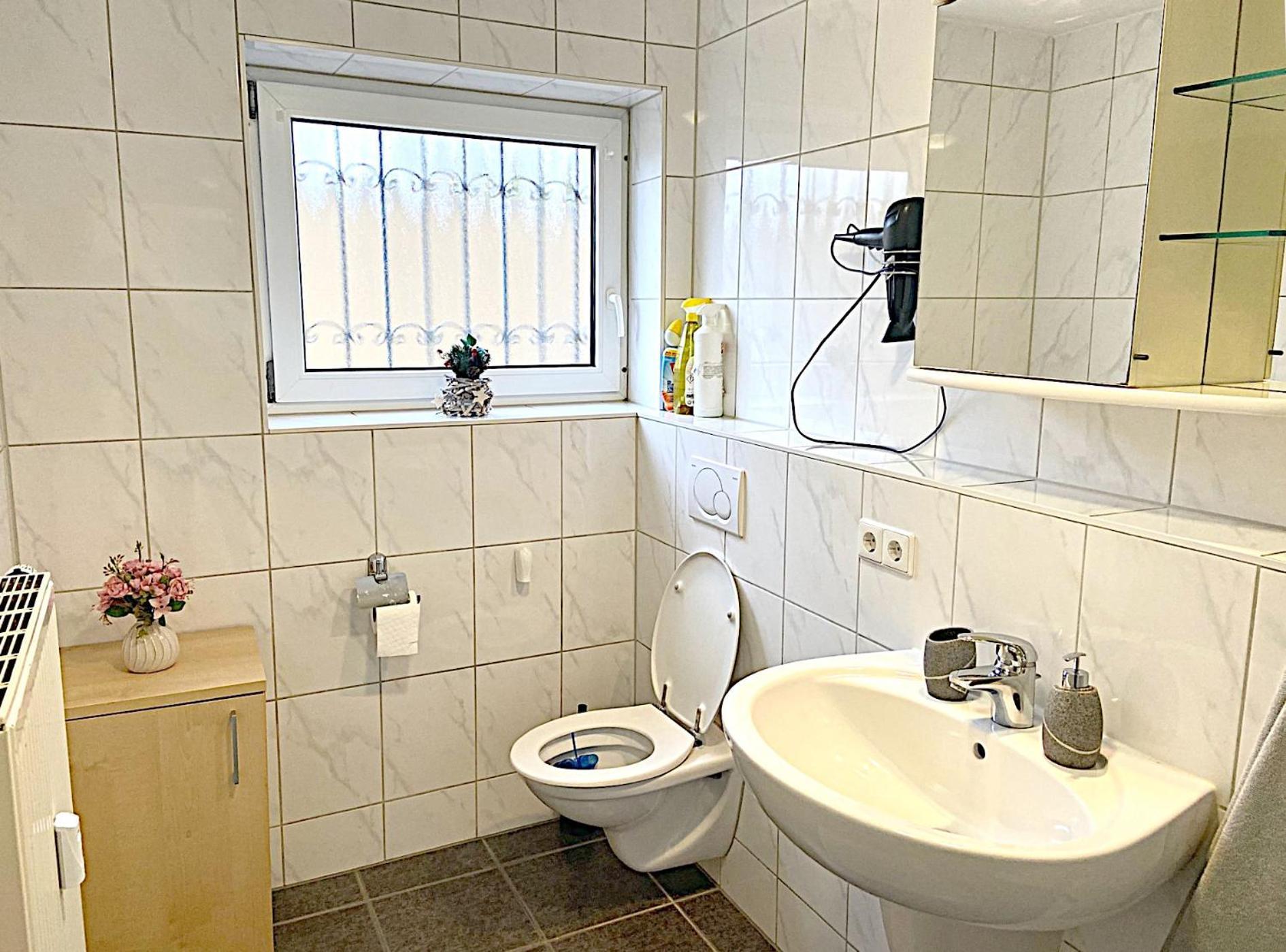 Charmanter Rueckzugsort Mit Grosser Terrasse In Idyllischer Umgebung Boeblingen Luaran gambar